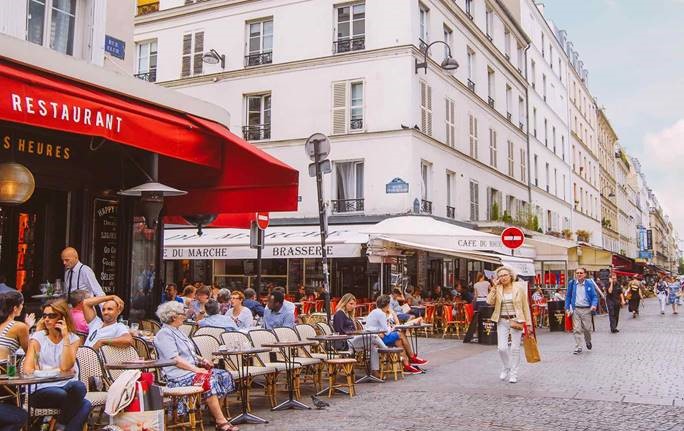 Đường phố có nhà hàng tại Pháp